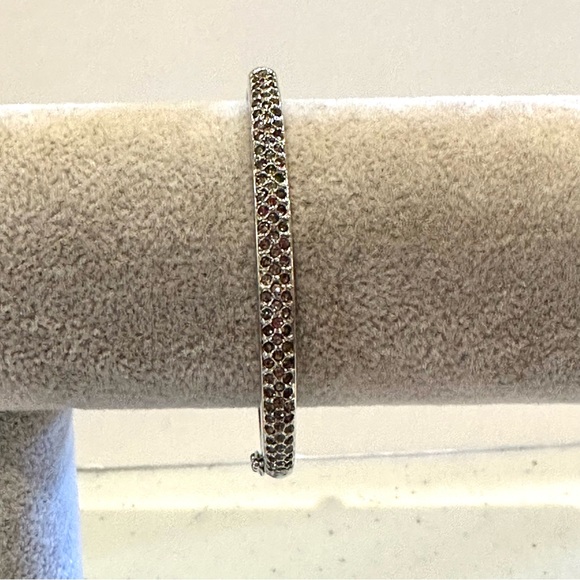 New Bracelet- made with Swarovski elements/ crystals- silver hinged bangle - Picture 7 of 15